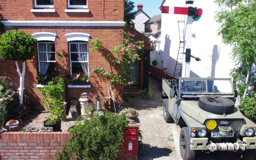 Signal Post ‘Up Home 15’ Fighting Cocks